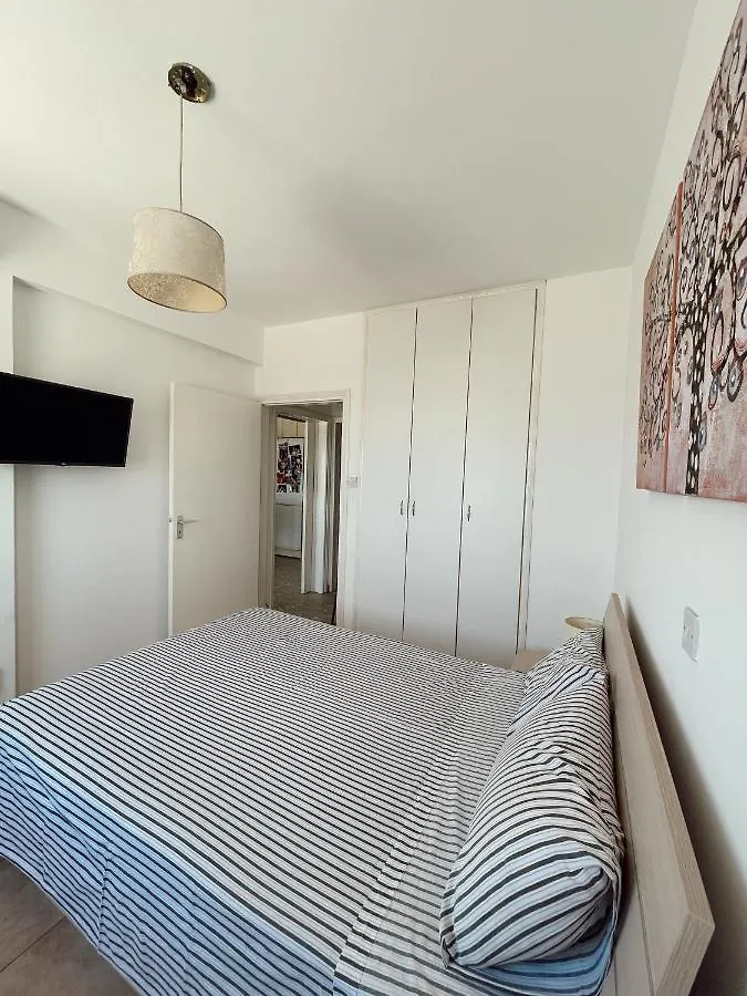 Lovely 1-Bedroom Conto In The Heart Of Finikoudes 0*, Larnaca
